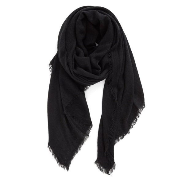 chic Accessories - Chic Black Blanket Scarf